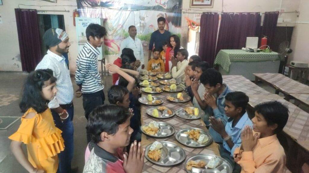 I will cook meals and give them to homeless people 